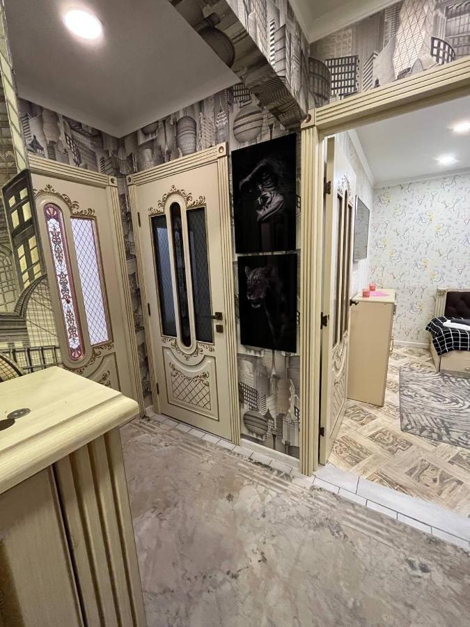 Уютная Трёхкомнатная Квартира В Центре Алматы Alma-Ata Exteriör bild